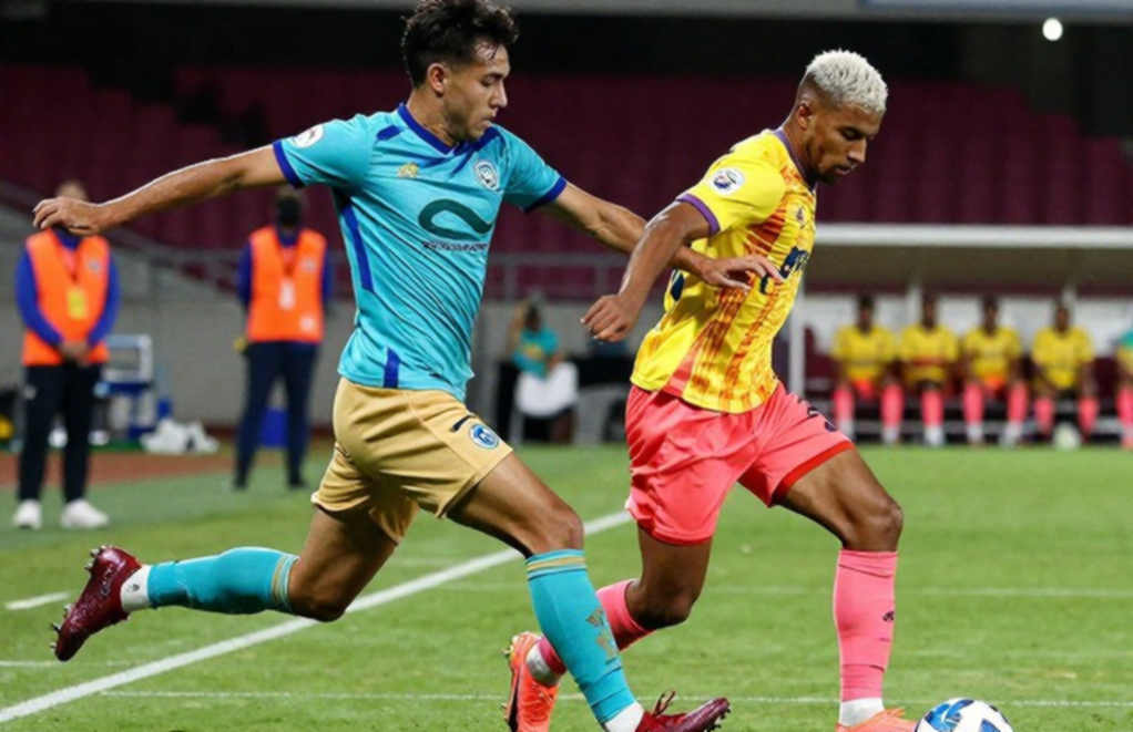 Olaha Mạnh Đức và Williams Minh Hoàng nhập tịch: Hai tấm hộ chiếu và khoảng trống dữ liệu ở V.League