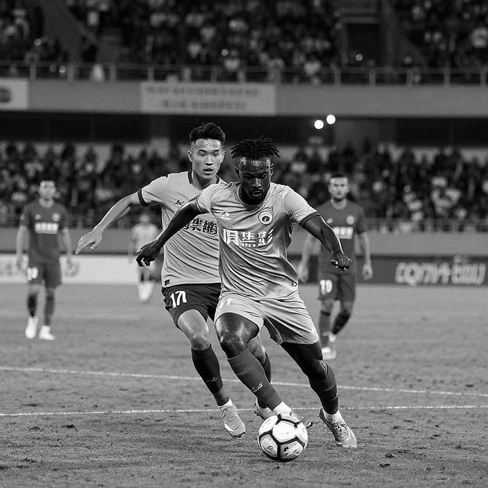 Bên trong một hồ sơ rỗng: cách V.League vận hành thị trường chuyển nhượng bằng khoảng lặng
