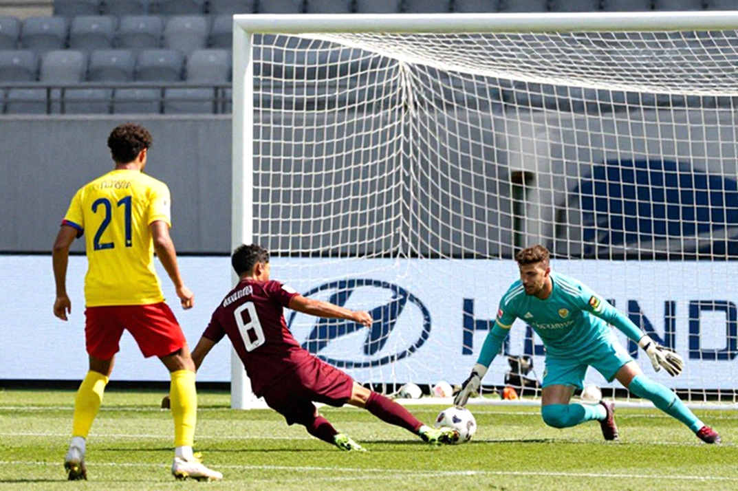 Những ô trống trong phòng họp báo V.League
