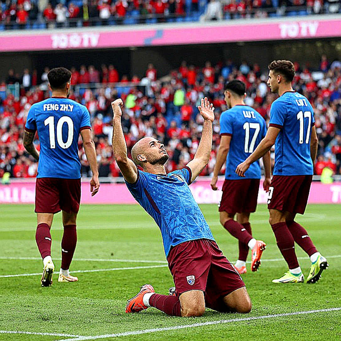 Joe Hart đặt niềm tin vào Khaldoon Al Mubarak giữa 115 cáo buộc của Premier League nhắm vào Man City