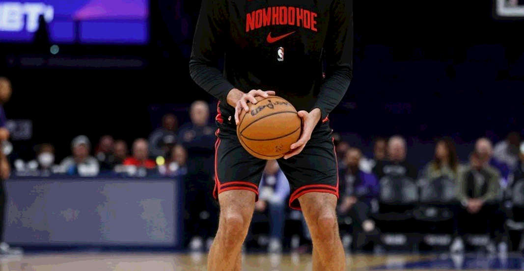 Hiệp 4 tụt dốc, ngôi sao NBA và màn lội ngược dòng: Đêm định mệnh của bóng rổ châu Âu